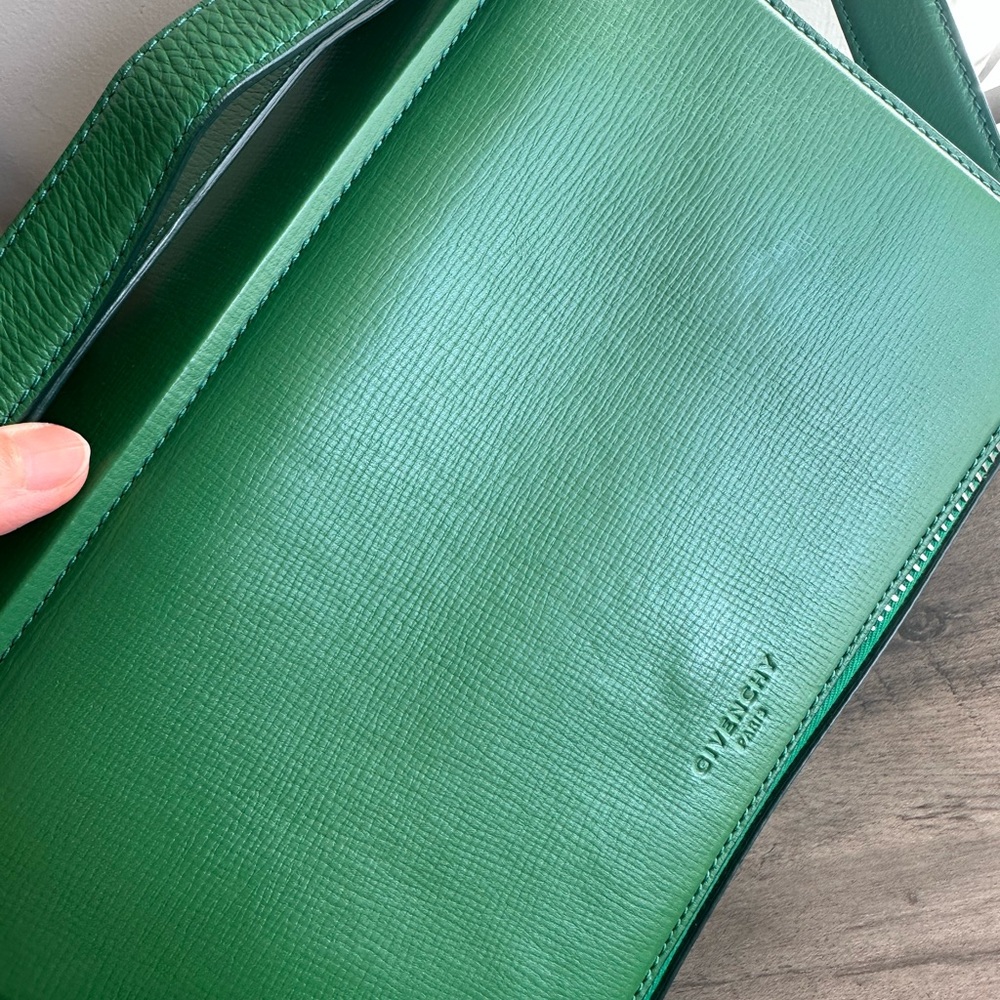 Authentic Givenchy Green leather medium Pandora box bag - Picture 5 of 11